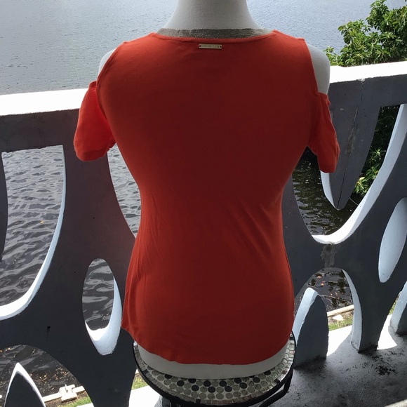 Michael Kors Cold Shoulder Short Sleeve Blouse Sunset Orange and Gold Collar - Picture 6 of 8